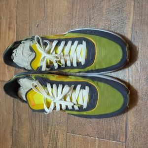 Nike Waffle One SE (Mens Size 10) Shoes DO5850 700 Go The Extra Smile Yellow